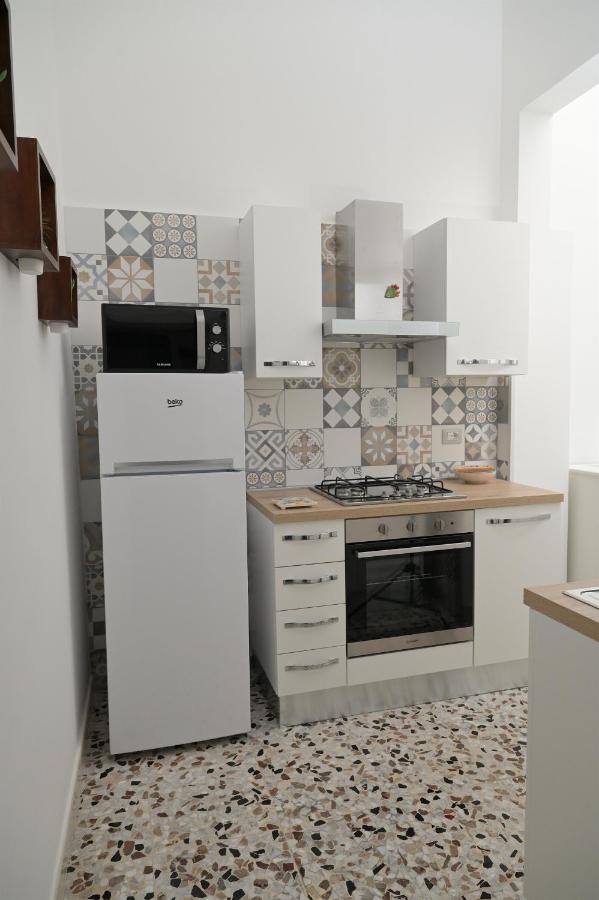 Al Civico 6 Villa Taviano  Exteriör bild